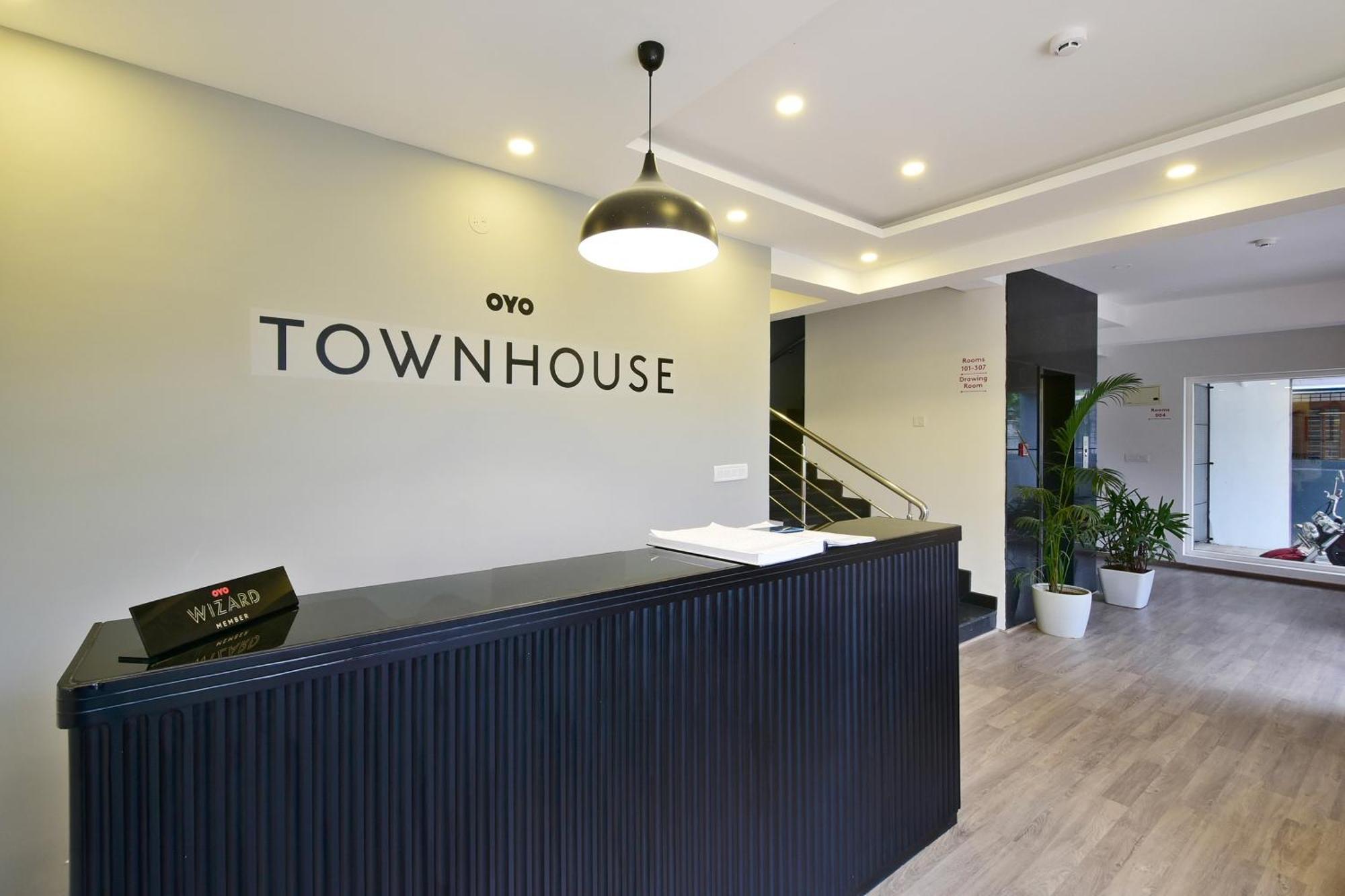 Townhouse Airport Road Hotel Yelahanka Exterior photo