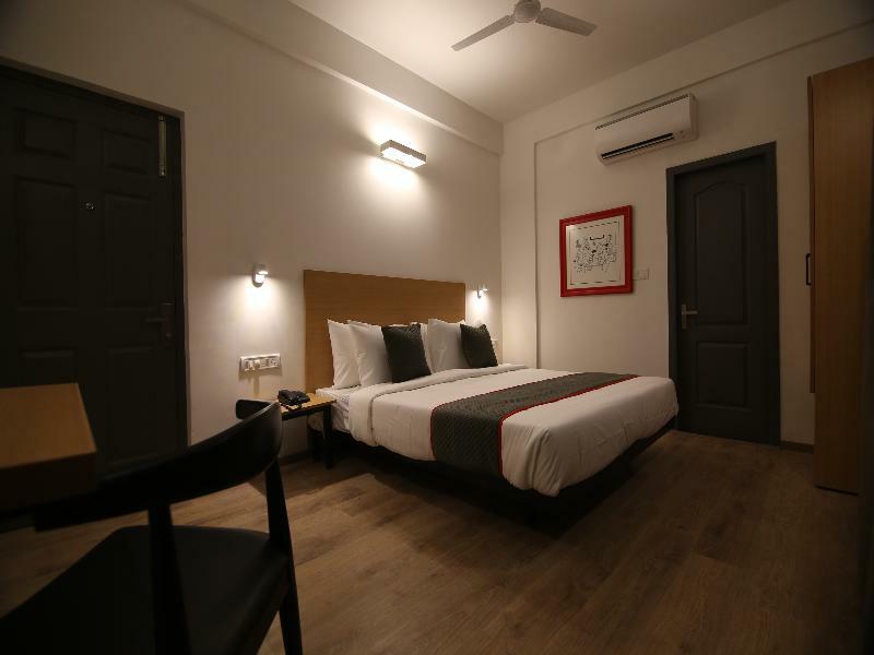Townhouse Airport Road Hotel Yelahanka Exterior photo